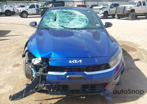 2024 Kia Forte Gt-Line z USA, uszkodzony, nr VIN 3KPF54AD2RE777952